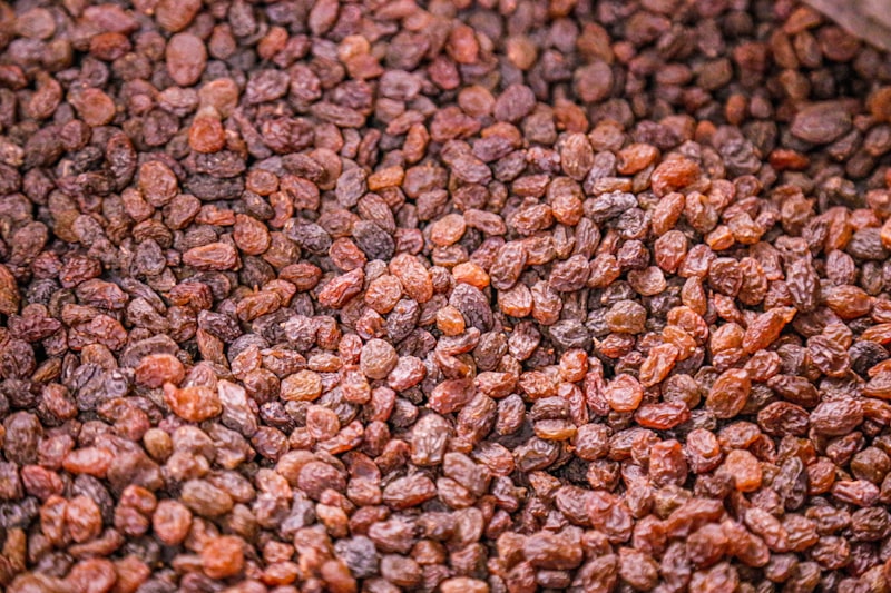 Black raisins with seeds wholesale from Uzbekistan